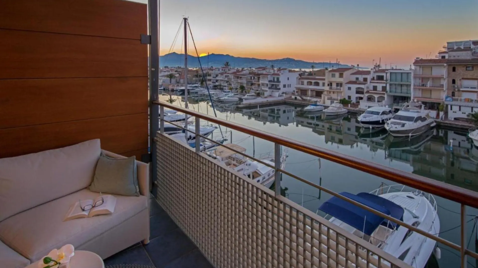Hotel Port Salins By Pierre & Vacances Empuriabrava