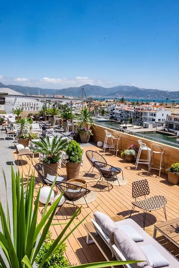 Hotel Port Salins Empuriabrava 4*,